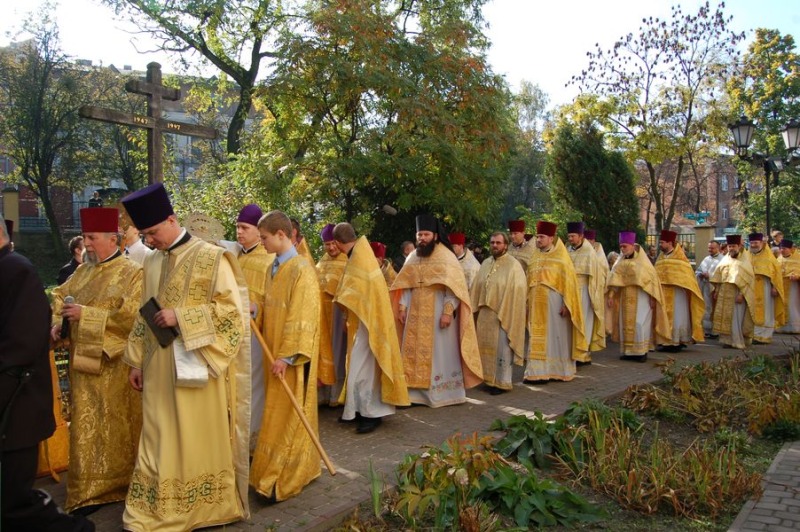 "Kto niszczy świątynię Boga..."