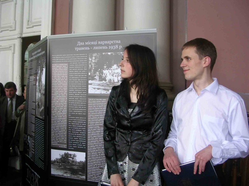 1938: książka i wystawa we Lwowie