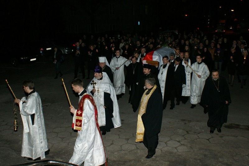 Panichida nad trumną śp. abp. Mirona