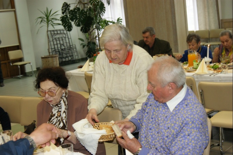 Śniadania wielkanocne dla osób potrzebujących