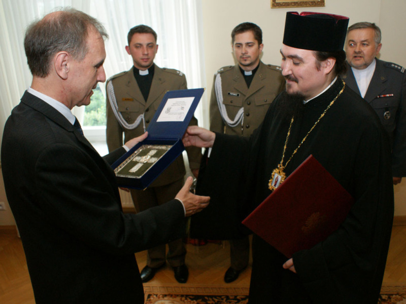 Biskup Jerzy oficerem