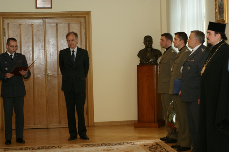 Biskup Jerzy oficerem