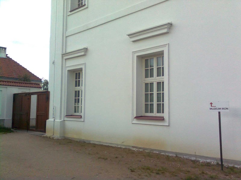 Nowe bramy w supraskim monasterze