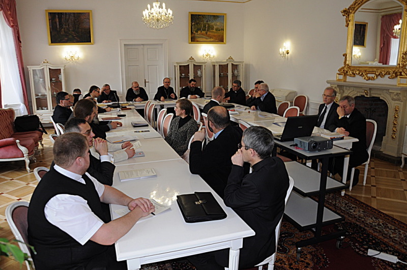 Obrady komisji ds. dialogu między KEP a PRE