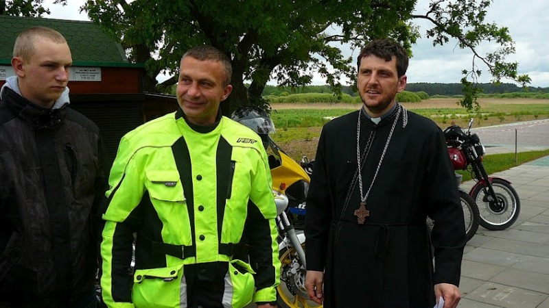 Wyjazd motocyklistów do cerkwi w Odrynkach