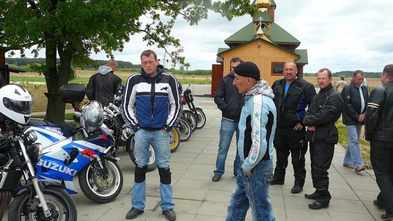 Wyjazd motocyklistów do cerkwi w Odrynkach