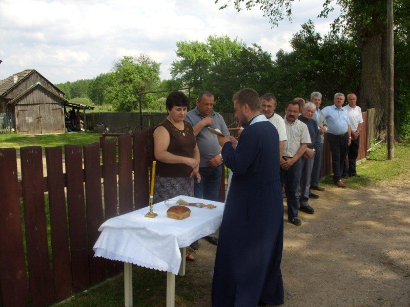 Po wielu latach... Wznowiono święcenie pól we wsi Policzna