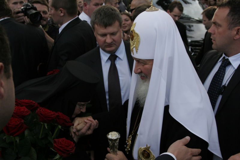 17:30 Patriarcha przyjechał na Grabarkę