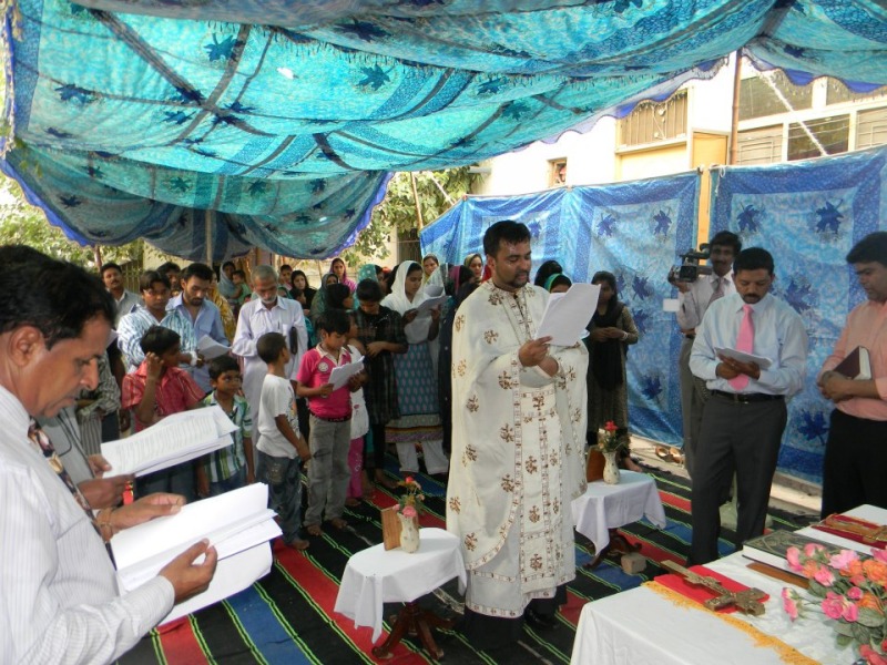 Pierwsza Boska Liturgia w języku urdu