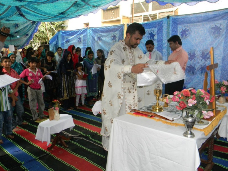 Pierwsza Boska Liturgia w języku urdu