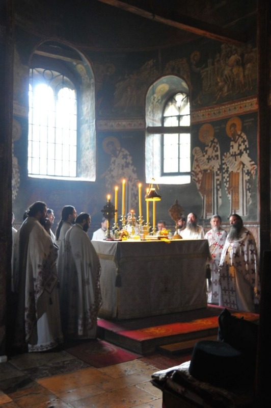 Prawosławni Serbowie i Albańczycy razem świętowali w monasterze Visoki Dečani