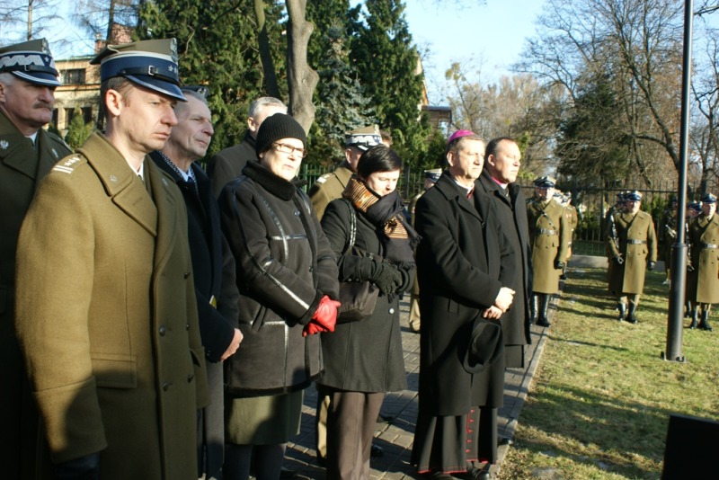 Warszawa: złożenie do grobów szczątków prawosławnych hierarchów