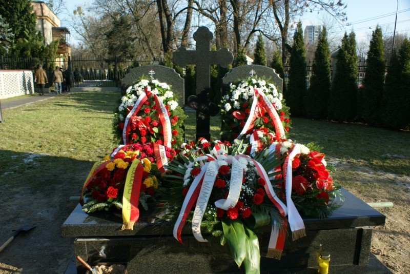 Warszawa: złożenie do grobów szczątków prawosławnych hierarchów