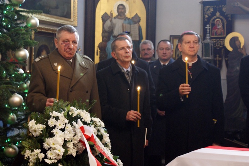Warszawa: złożenie do grobów szczątków prawosławnych hierarchów