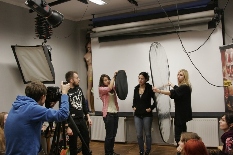 Warsztaty fotograficzne: "Pokazać więcej niż twarz - portret środowiskowy"