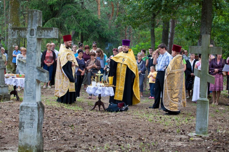 Uroczyste nabożeństwa na chełmskich cmentarzach