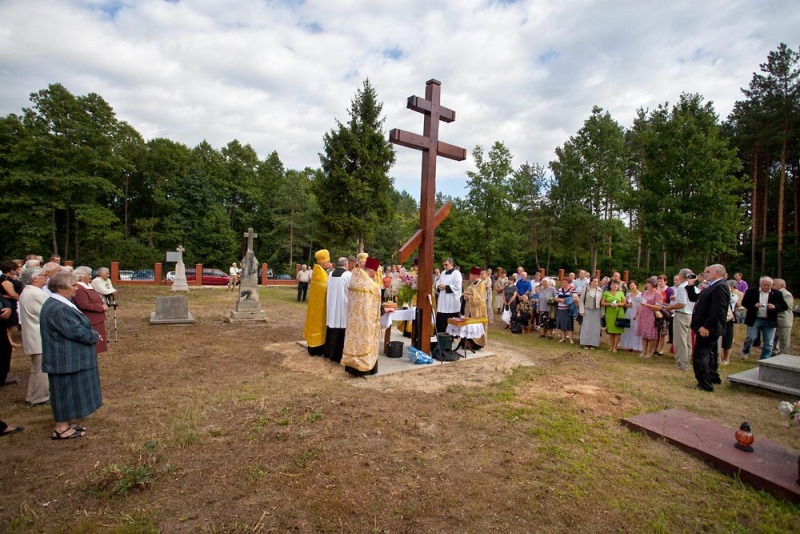 Uroczyste nabożeństwa na chełmskich cmentarzach