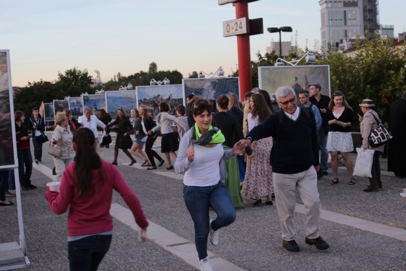Polski flash mob na otwarciu wystawy w Bułgarii