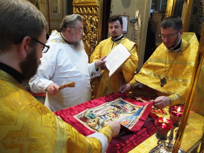 Poświęcenie antimensionów