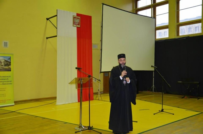 Arcybiskup Jakub poświęcił nowe pomieszczenia białostockiego ZSTiO