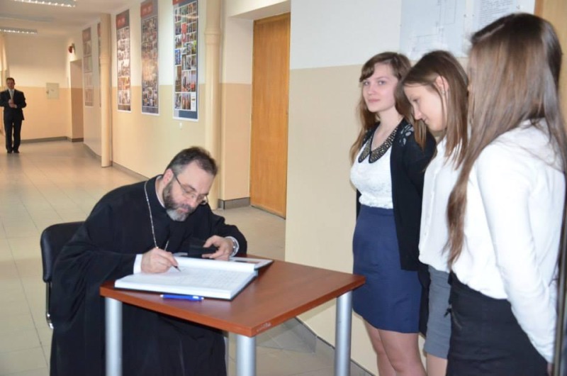 Arcybiskup Jakub poświęcił nowe pomieszczenia białostockiego ZSTiO
