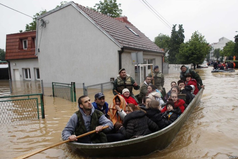 Jak pomóc Serbom?