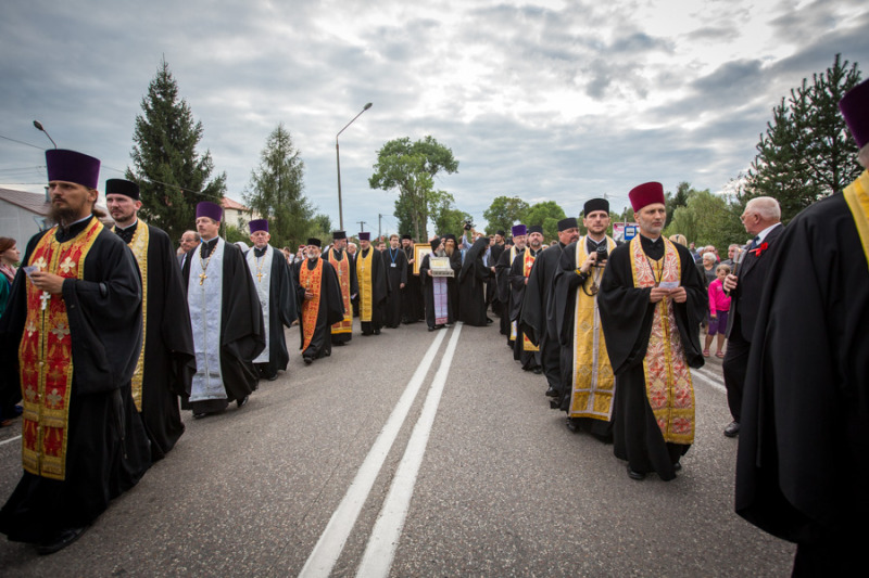 Tysiące mieszkańców Bielska Podlaskiego powitały relikwie