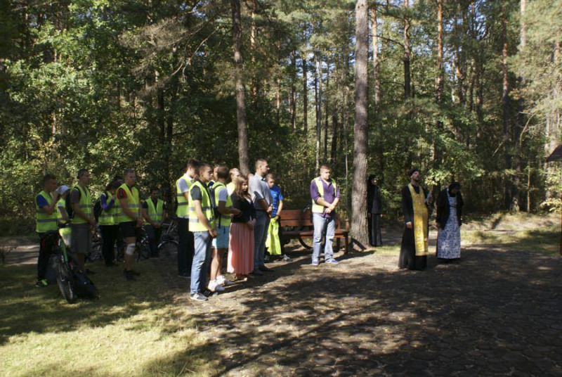 Pielgrzymka rowerowa do skitu w Odrynkach