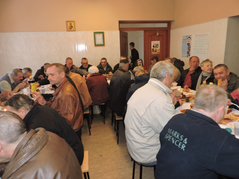 Śniadanie dla osób ubogich i bezdomnych w Eleos