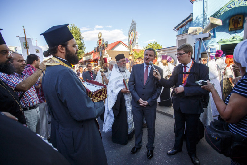 Procesja z relikwiami św. Spirydona ulicami Bielska Podlaskiego (+video)
