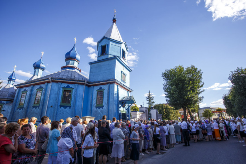 Procesja z relikwiami św. Spirydona ulicami Bielska Podlaskiego (+video)