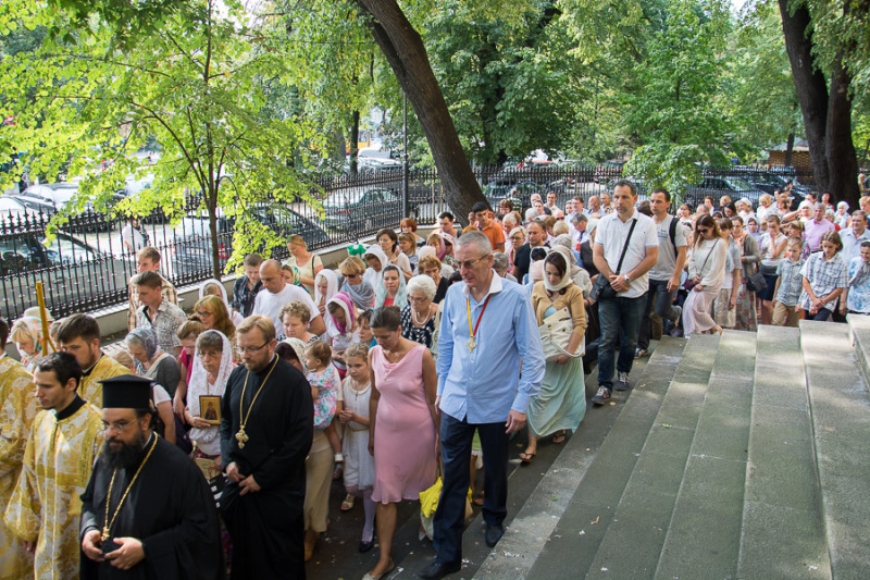 Pielgrzymka relikwii św. Spirydona: Liturgia w Warszawie