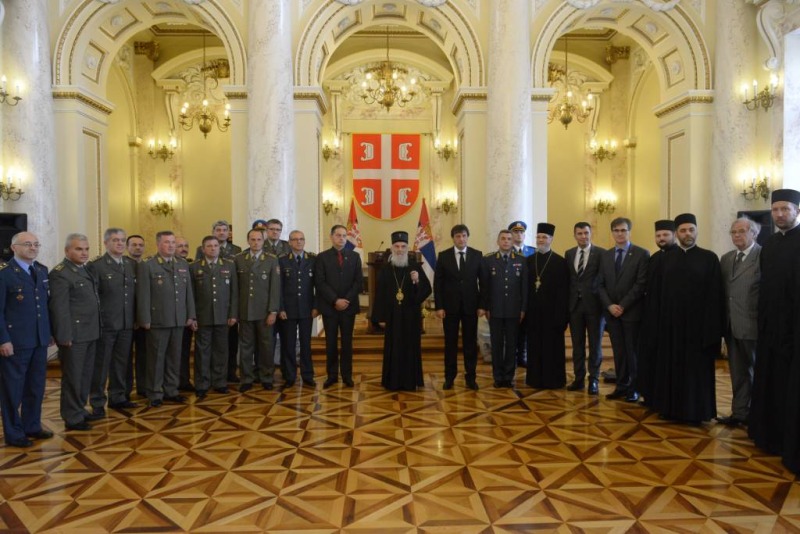 Egzemplarze Pisma Świętego i prawosławnych modlitewników dla serbskiej armii