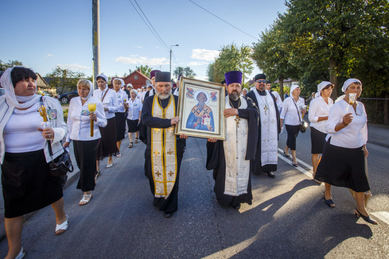 Procesja z relikwiami św. Spirydona ulicami Bielska Podlaskiego (+video)