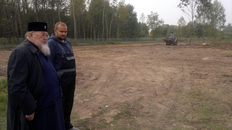 Z prac przygotowawczych do budowy świątyni w Warszawie