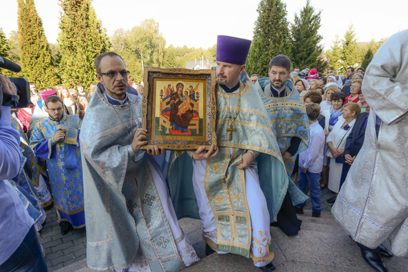 Obchody święta ikony Matki Bożej "Wsiecarycy" w parafii Zmartwychwstania Pańskiego w Białymstoku