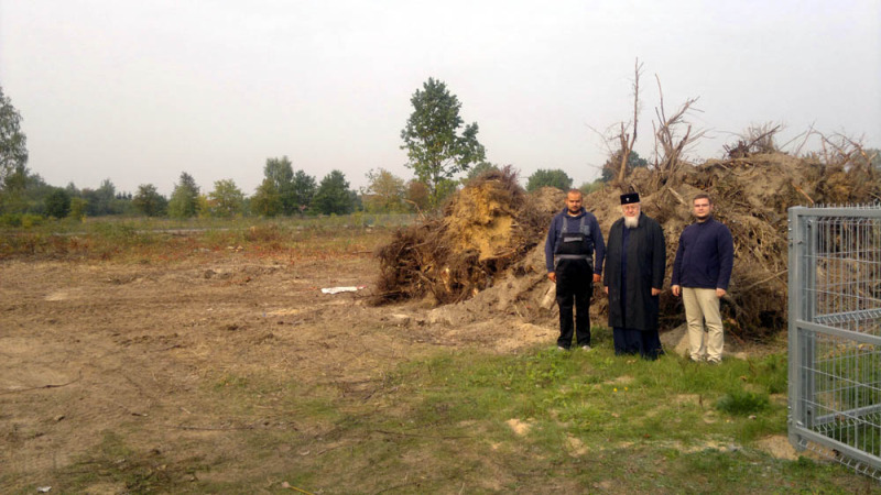 Z prac przygotowawczych do budowy świątyni w Warszawie