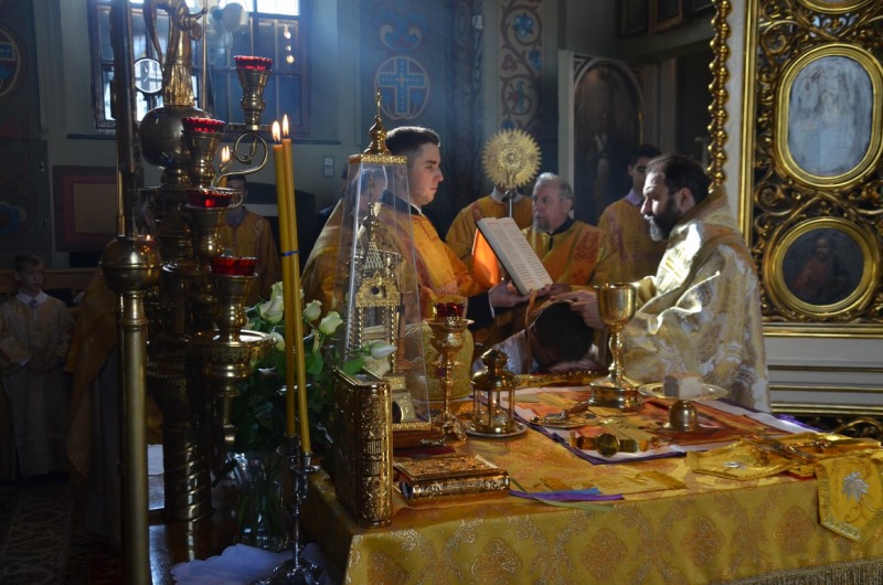 Święcenia diakońskie w katedrze
