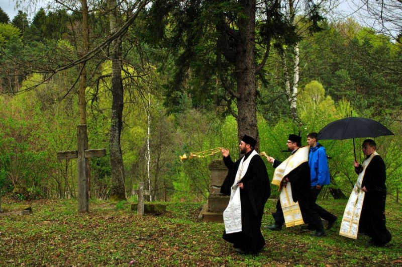 Paschalna panichida w Zawadce Morochowskiej