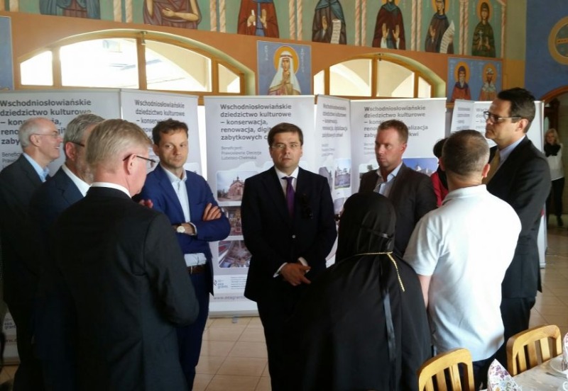 Ambasador Norwegii i Wiceminister Rozwoju w Białowieży i na Grabarce