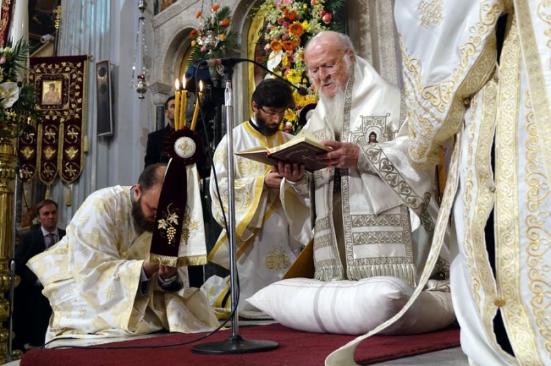 Święta Liturgia święta Pięćdziesiątnicy w Heraklionie