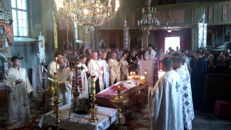 Parastas nad zmarłym arcybiskupem Adamem