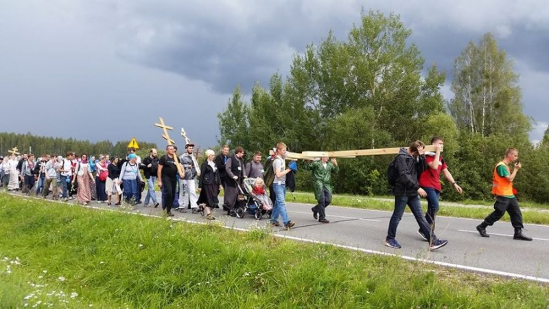Wierni z różnych stron kraju pielgrzymują na Świętą Górę Grabarkę