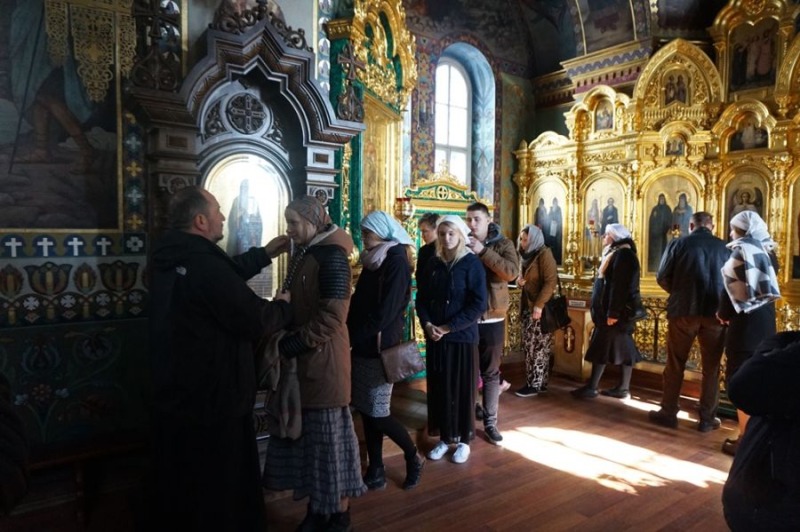 Hajnowscy uczniowie w Ławrze Poczajowskiej