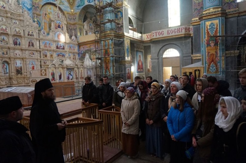 Hajnowscy uczniowie w Ławrze Poczajowskiej