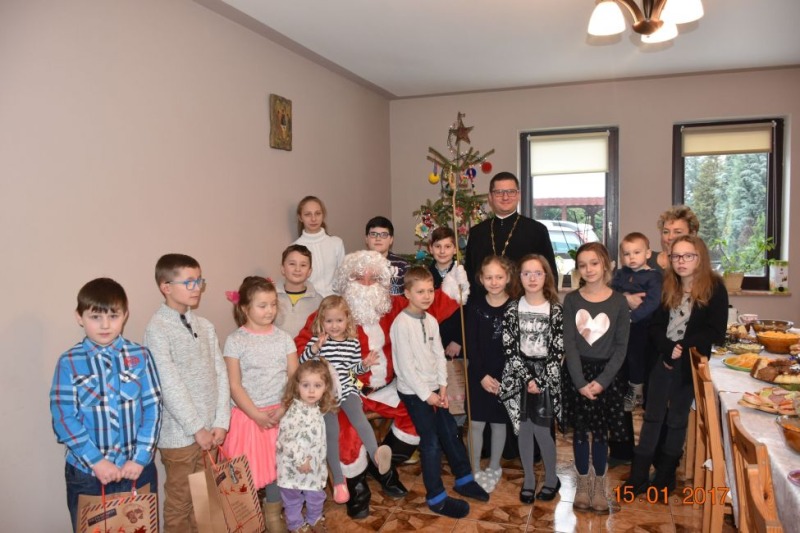 „Choinko piękna jak las, choinko zostań wśród nas…."