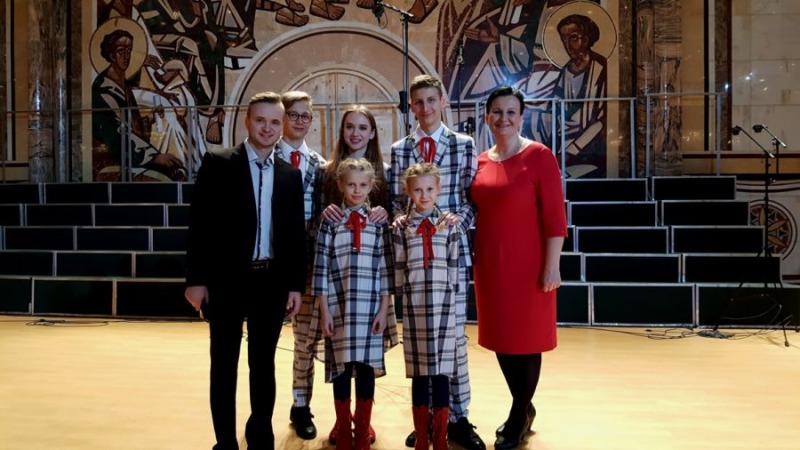 "Świat staje się lepszy kiedy śpiewa Stebło” 