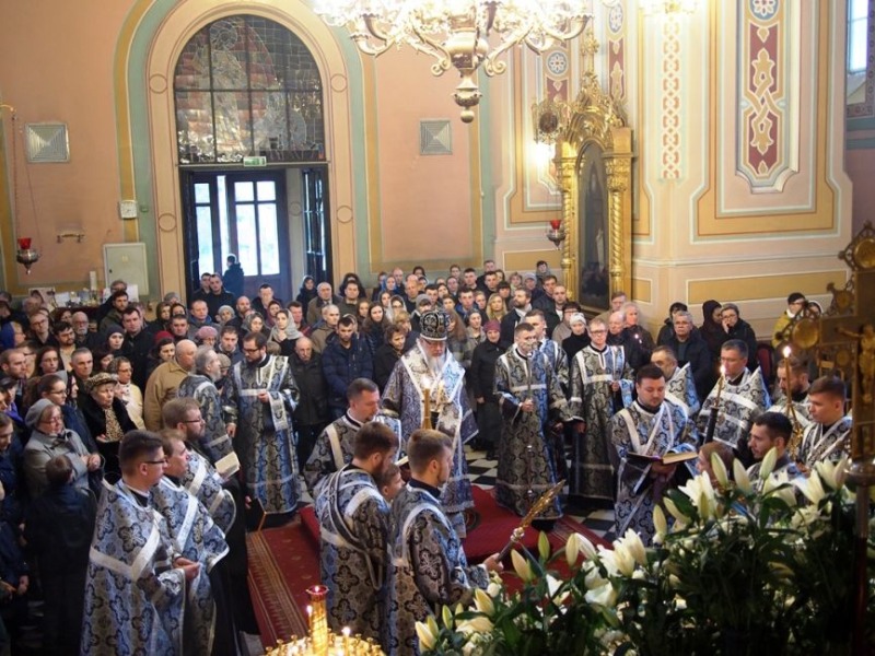 Wielki Piątek w Katedrze Metropolitalnej