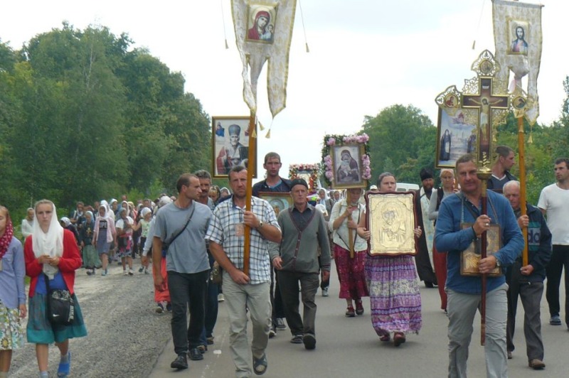 Idąc za rękę z Bogiem - relacja z pielgrzymki do Poczajowa
