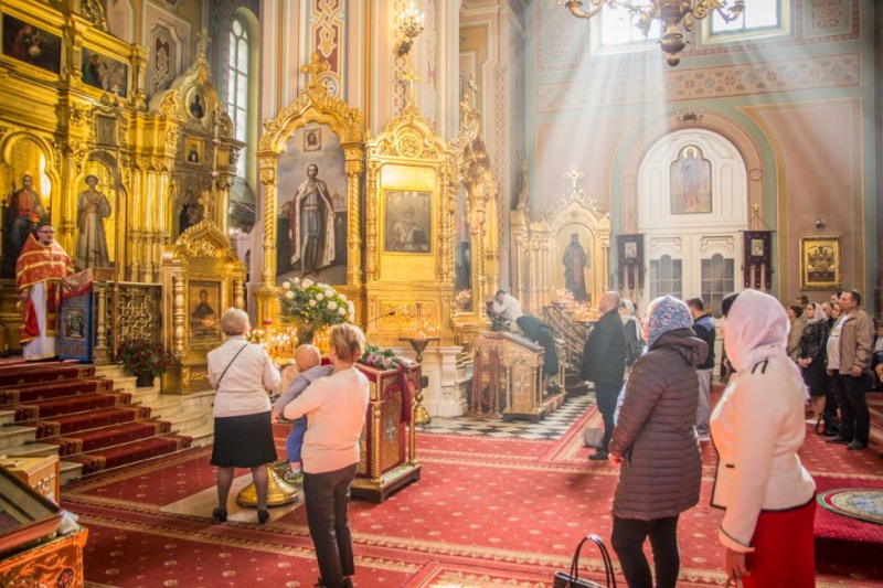 „Przyjdźcie, wierni, pokłońmy się Życiodajnemu drzewu…”